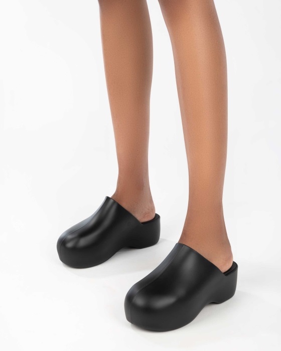 Melissa Bubble Simon Miller Clog Matte Black