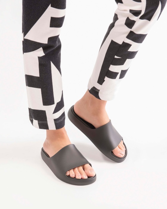 Melissa Cloud Slide Black