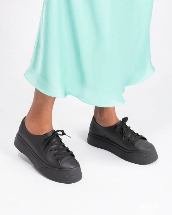 Melissa Drive Sneaker Black