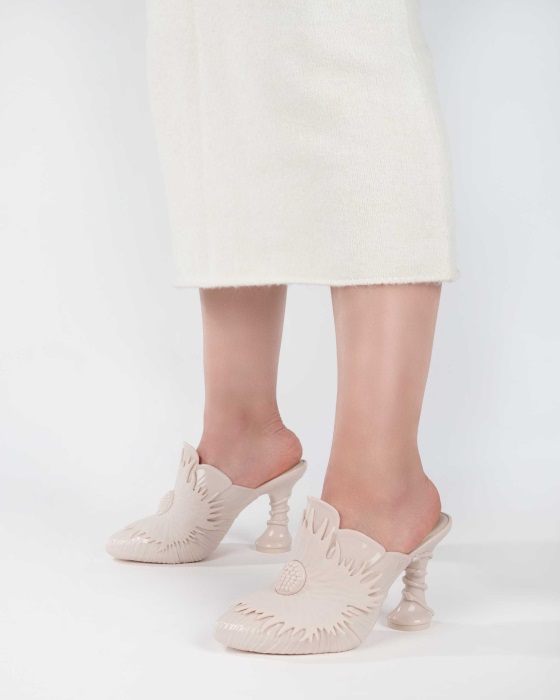 Melissa Joy Flower Thomas Benjamin Heel Beige