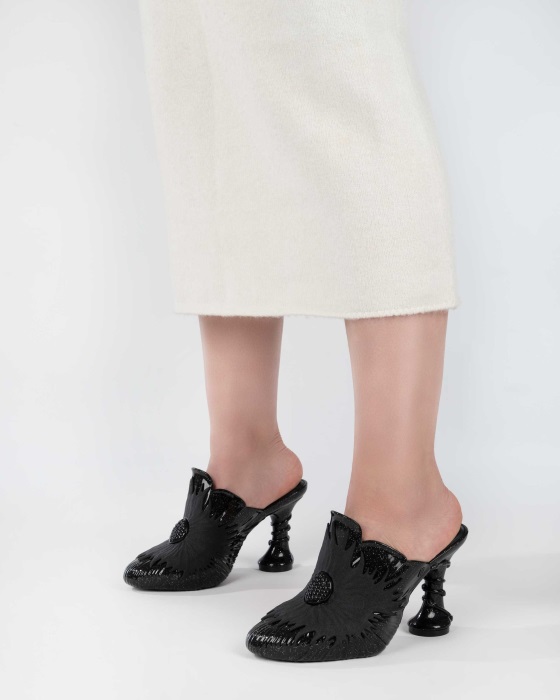 Melissa Joy Flower Thomas Benjamin Heel Black