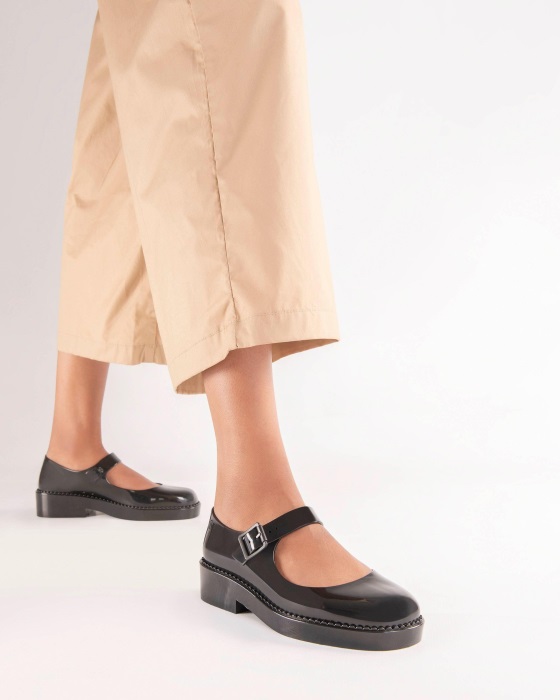 Melissa Lola Black